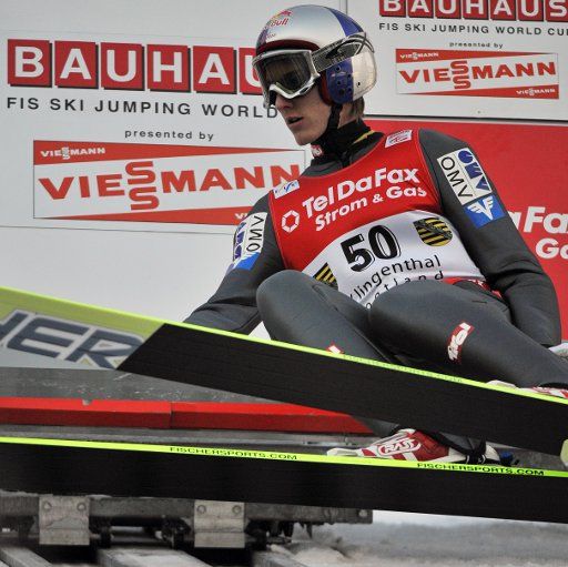 The Polish ski jumper Gregor Schlierenzauer prepares for a training jump and came in first in the qualifications with a distance of 1435 meters at the ski jumping world championships in Klingenthal Germany 01 February 2011. Photo: Hendrik