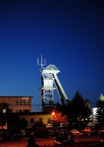 The shaft tower of the potash mine in Unterbreizbach, Germany, 01 October 2013. Three people died in a mining accident ther. Photo: Daniel