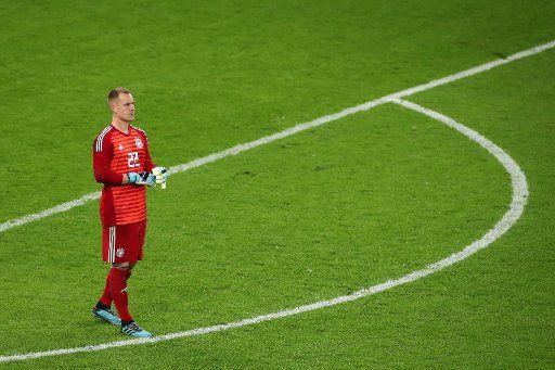 09 October 2019, North Rhine-Westphalia, Dortmund: Soccer: International matches, Germany - Argentina in Signal Iduna Park. Goalkeeper Marc-Andre ter Stegen from Germany is on the pitch and watching the game. Photo: Christian Charisius\/
