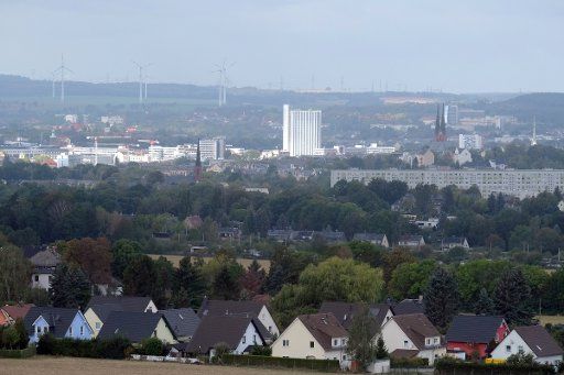 17 September 2019, Saxony, Chemnitz: View of the city from the east, the Dorint-Hotel (M) is visible from afar. Photo: Sebastian Willnow\/dpa-Zentralbild\/
