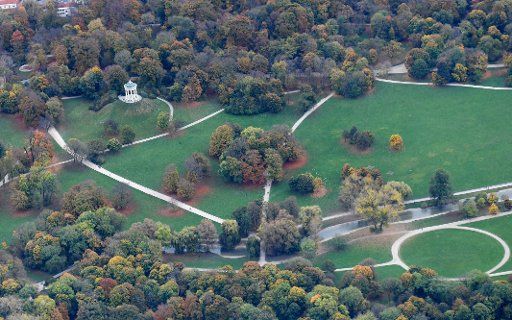 25 October 2019, Bavaria, Munich: The Monopteros in the English Garden seen from the air. Photo: Angelika Warmuth\/