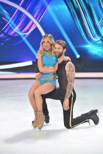 13 November 2019, North Rhine-Westphalia, Cologne: Andre Hamann and Stina Martini pose on the ice at a press event for the SAT.1 figure skating show "Dancing on Ice". Photo: Horst Galuschka\/dpa\/Horst Galuschka