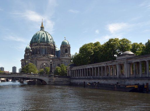 03 June 2020, Berlin: The sun shines on the colonnades and the Berlin Cathedral. In a final step, the colonnades are now to be restored to their original 19th century condition. Photo: Sven Braun\/