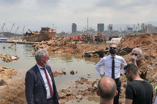 12 August 2020, Lebanon, Beirut: German Foreign Minister Heiko Maas (3rd R) visits the site of the massive Beirut port explosion of 04 August which killed dozens of people, wounded at least 6000 and displaced some 250,000 to 300,000. Photo: Marwan Naamani\/dpa