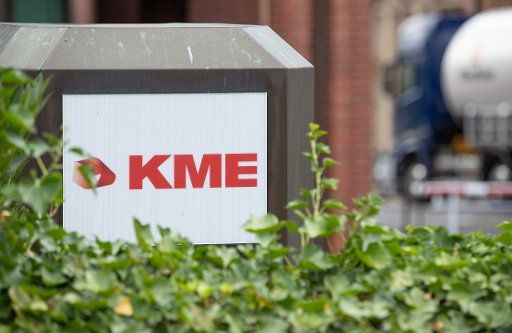 18 August 2020, Lower Saxony, Osnabrück: "KME" is on a factory gate. Following a hacker attack on its IT systems, the copper company KME has had to cut back parts of its production at the important Osnabrück site. KME processes copper and its alloys and is also represented in Italy, France, China and the USA. Photo: Friso Gentsch\/dpa