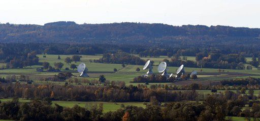 25 October 2020, Bavaria, Pähl: The Raisting earth station can be seen from a hill near the village of Pähl. Photo: Felix Hörhager\/dpa
