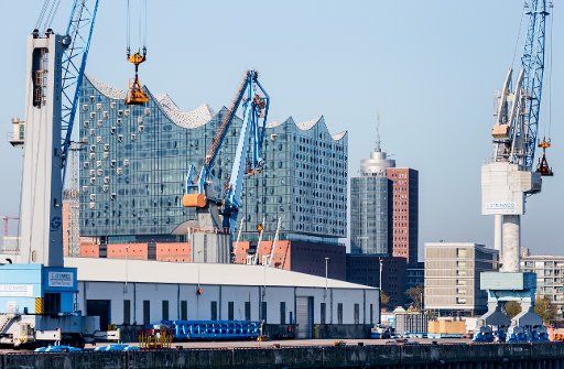 07 November 2020, Hamburg: View of the Elbphilharmonie from the other bank of the Elbe, the Afrikakai. Photo: Markus Scholz\/dpa