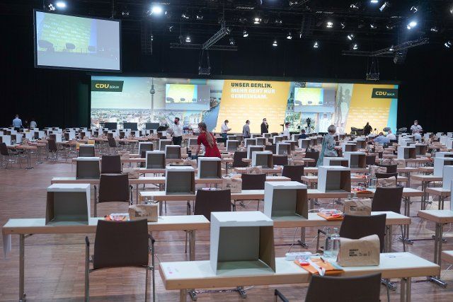 19 June 2021, Berlin: View into a hall of the Estrel Hotel, where the Berlin CDU state association will vote this morning on the top candidate for the House of Representatives elections in September. Photo: Jörg Carstensen\/dpa