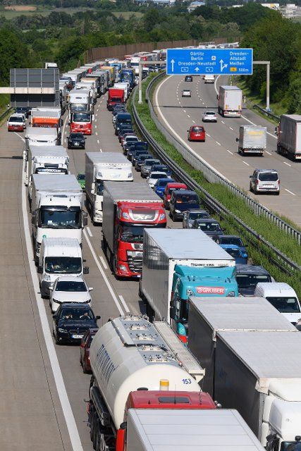 09 June 2021, Saxony, Dresden: Cars and trucks are jammed on the Autobahn 4 near Dresden due to a traffic accident. Photo: Robert Michael\/dpa-Zentralbild\/dpa