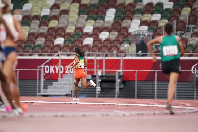 28 August 2021, Japan, Tokio: Paralympics: Athletics, final, running 1500 m women, at the Olympic Stadium. Tigist Gezahagn Menigstu (M) from Ethiopia in action. Tigist Gezahagn Menigstu wins the gold medal. Photo: Marcus Brandt\/dpa