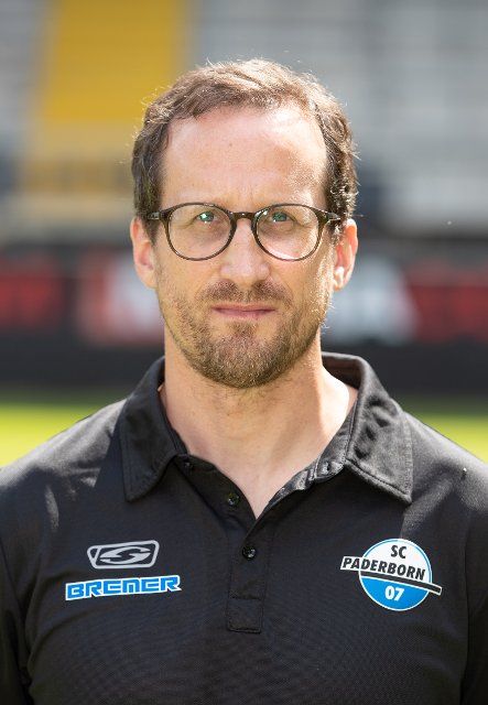 15 July 2021, North Rhine-Westphalia, Paderborn: Football: 2nd Bundesliga, SC Paderborn photo session for the 2021\/22 season at the Benteler Arena: physiotherapist Jörg Liebeck. Photo: Friso Gentsch\/dpa - IMPORTANT NOTE: In accordance with the regulations of the DFL Deutsche Fußball Liga and\/or the DFB Deutscher Fußball-Bund, it is prohibited to use or have used photographs taken in the stadium and\/or of the match in the form of sequence pictures and\/or video-like photo series