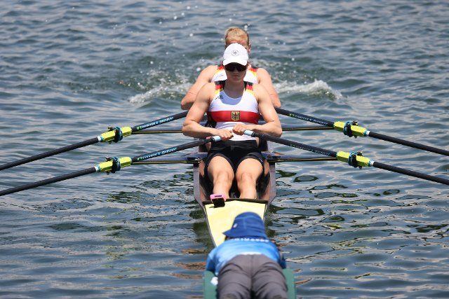 25 July 2021, Japan, Tokio: Rowing: Olympics, women, double sculls , semifinals in Sea Forest Waterway. Leonie Menzel and Annekatrin Thiele from Germany. Photo: Jan Woitas\/dpa-Zentralbild\/dpa
