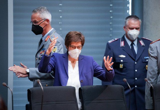 07 September 2021, Berlin: Annegret Kramp-Karrenbauer, Federal Minister of Defence, takes part in the Bundestag Defence Committee next to Jens Arlt (l), Brigadier General and Commander of the Bundeswehr soldiers deployed in the Kabul airlift. Photo: Kay Nietfeld\/dpa