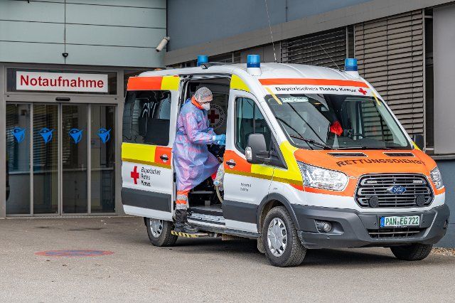 19 November 2021, Bavaria, Eggenfelden: An ambulance is parked in front of the emergency room of the Rottal-Inn clinics. The district of Rottal-Inn continues to have the highest incidence in Bavaria with 1423.6. Photo: Armin Weigel\/dpa