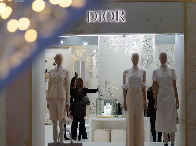 11 November 2021, Hamburg: The Dior department in the luxury department store Alsterhaus in the city centre. Photo: Marcus Brandt\/dpa