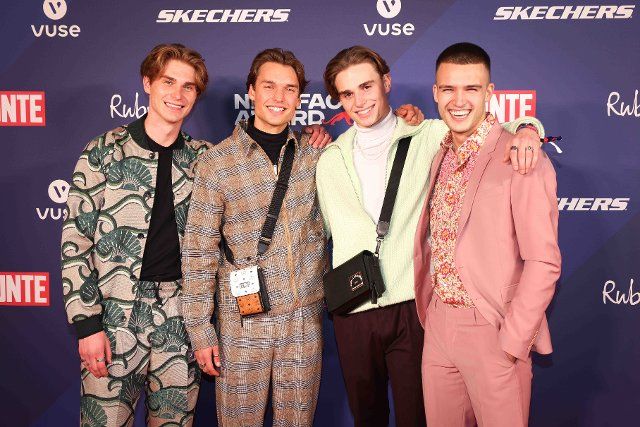 28 October 2021, Hamburg: The Metabros (l-r, influencers and models) Phil Soda, Carlos BÃ¶ttcher, Niclas Kurstedt and Niclas Maaser arrives on the red carpet for the Bunte New Faces Award Music 2021 at Ruby Lotti Hotel & Bar. Photo: Christian Charisius\/dpa