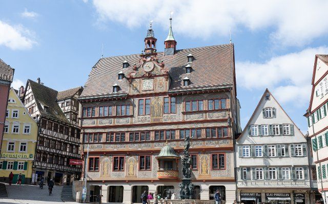 04 April 2022, Baden-Wuerttemberg, Tübingen: The historic town hall of Tübingen on the market square. (to dpa: Alternative List supports Boris Palmer in the fight for OB chair) Photo: Bernd Weißbrod\/dpa