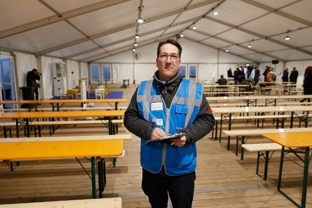 08 March 2022, Berlin: Jens Krieg, manager of the new Welcome Hall at Berlin Central Station, at the presentation of the new Welcome Hall Land Berlin. In the future, Ukrainian war refugees will arrive in this hall at Berlin Central Station. Photo: Carsten Koall\/dpa