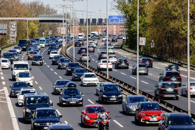 18 April 2022, Berlin: Cars drive on the city highway A100. On Easter Monday, many people return from Easter vacation. Photo: Carsten Koall\/dpa