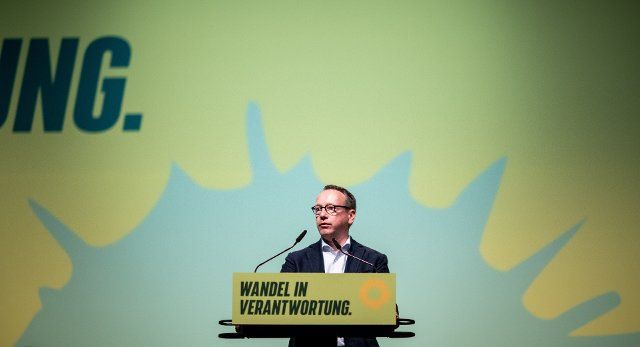 25 June 2022, North Rhine-Westphalia, Bielefeld: Benjamin Limbach, President of the Federal University of Public Administration, addresses the delegates. The CDU and the Greens face the last major hurdles on the road to a joint government in NRW. Photo: Fabian Strauch\/dpa