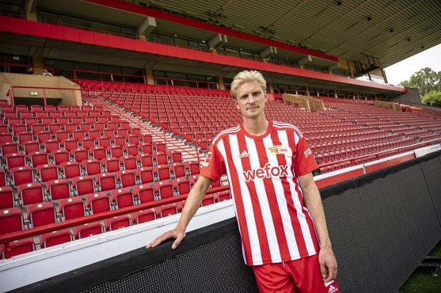 17 August 2022, Berlin: Soccer, Bundesliga, 1. FC Union Berlin, portrait photo appointment. Newcomer midfielder Morten Thorsby stands in the stadium at the Alte Försterei. Photo: Fabian Sommer\/dpa