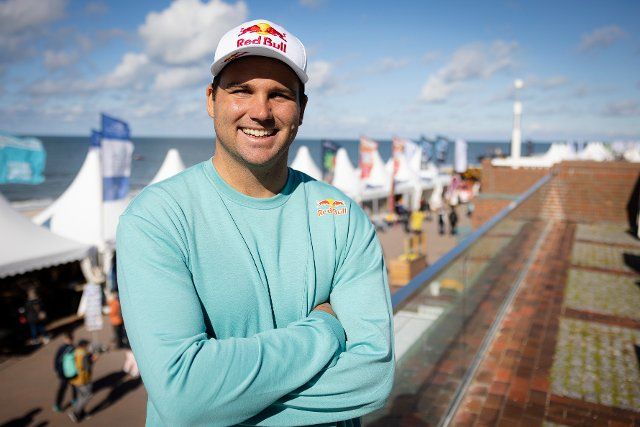 30 September 2022, Schleswig-Holstein, Westerland\/Sylt: Five-time windsurfing world champion Philip Köster from Germany looks into the camera. The season finale at the Windsurf World Cup runs on the North Sea island of Sylt until October 3, 2022. Photo: Frank Molter\/dpa