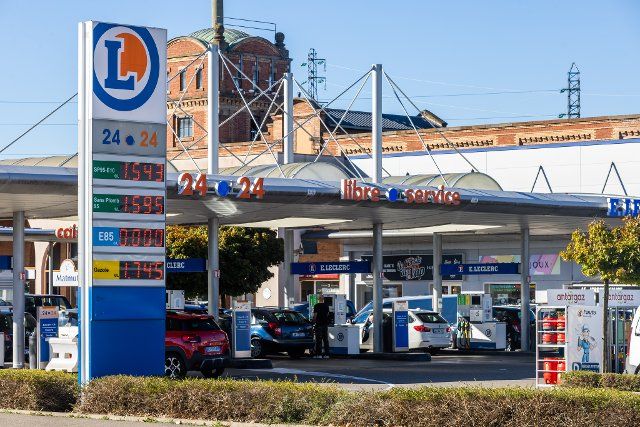 05 October 2022, France, Colmar: The display panel at a supermarket gas station shows the prices for various fuels. So far, the French government is sticking to its fuel discount. Photo: Philipp von Ditfurth\/dpa