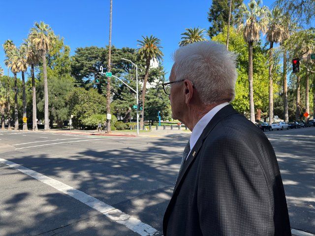 05 October 2022, USA, Sacramento: Prime Minister Winfried Kretschmann (Bündnis 90\/Die Grünen) is traveling in the USA. On Wednesday, Kretschmann visited Sacramento, the capital of the state of California. California and Baden-Württemberg want to cooperate even more closely in the field of cybersecurity in the future. Photo: Nico Pointner\/dpa