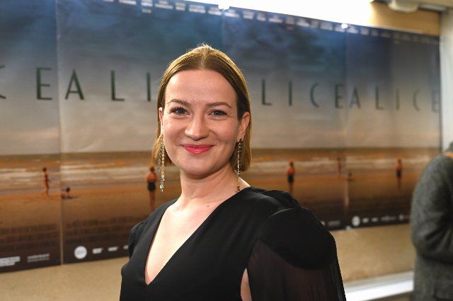 22 November 2022, North Rhine-Westphalia, Cologne: Actress Nina Gummich poses at the NRW premiere of the film Alice, which was made on the occasion of the 80th birthday of Alice Schwarzer, the front figure of the German women\