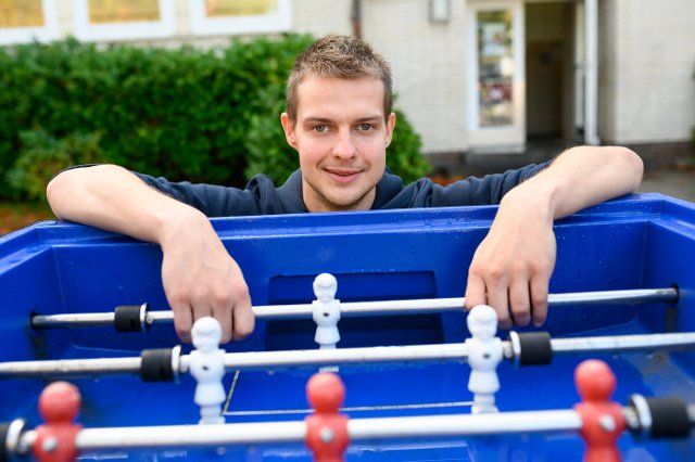 PRODUCTION - 22 October 2022, Hamburg: Reno Tiede, national goalball coach, at a foosball table. At the League Cup in Hamburg, the last big tournament before the World Cup in Portugal, the German players are optimistic. (to dpa "Before World Cup in Portugal - Germany\