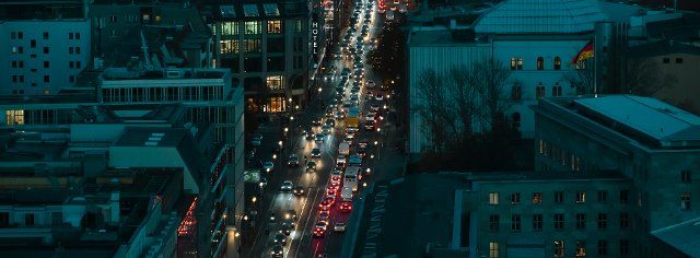 08 November 2022, Berlin: Numerous vehicles are on the road on Leipziger Straße in Berlin. Photo: Paul Zinken\/dpa
