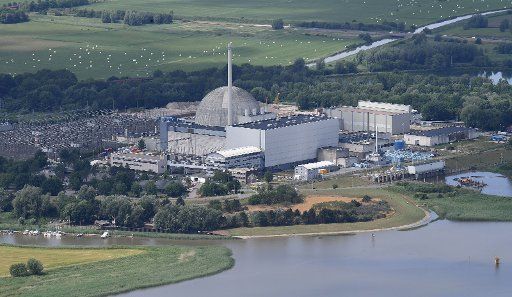 15 June 2018, Germany, Rodenkirchen: The aerial view shows the nuclear power plant Unterweser. Photo: Carmen Jaspersen\/