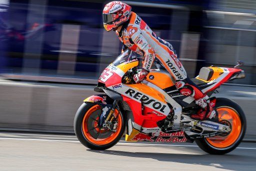 13 July 2018, Germany, Hohenstein-Ernstthal: Motorsport Grand Prix in Germany, first open training on the Saxony ring. The world cup leading rider, Marc Marquez (Spain, Team Honda), driving through the pit lane. Photo: Jan Woitas\/dpa-Zentralbild\/