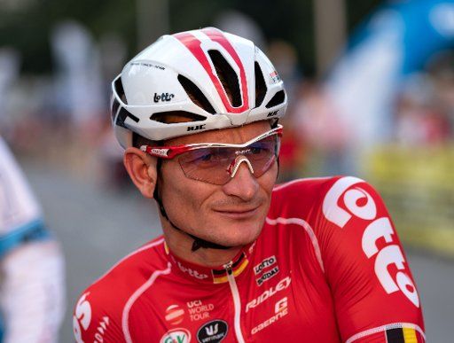 30.07.2018, Lower Saxony, Hanover: Cycling: Professional cyclist Andre Greipel, Team Lotto-Soudal, smiles before the "Die Nacht" race about 850 meters long circuit in front of the New Town Hall in Hanover. Photo: Peter Steffen\/