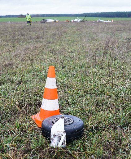 12 January 2019, Brandenburg, Prädikow: The debris of an airplane lies on a field after a crash. Photo: Jörg Carstensen\/