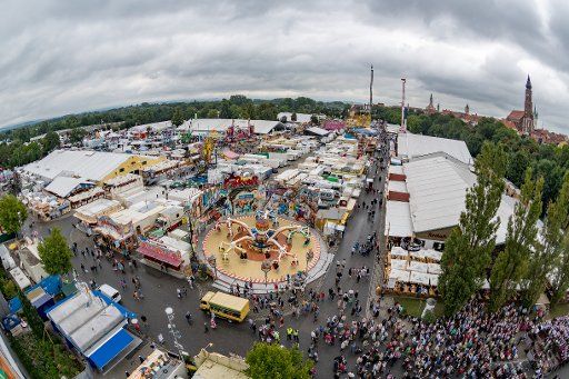 An aerial view of the Gaeubodenvolksfest in Straubing, Germany, 13 August 2017. The beer festival and travelling fun fair is expected to attract some 1.4 million visitors this year. Photo: Armin Weigel\/