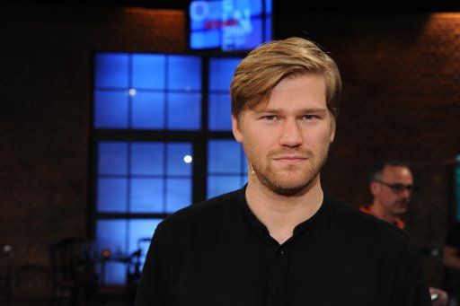 Author and DJ Shahak Shapira appears as a guest on the WDR talkshow "Koelner Treff" (lit. "Cologne Meetup") in Cologne, Germany, 22 September 2017. Photo: Horst Galuschka\/
