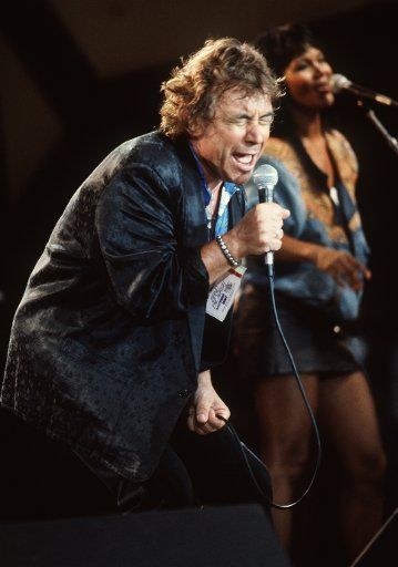 British singer Eric Burdon ("House of the Rising Sun") at a concert in Germany (25.08.1986). Photo: Harald Menk dpa +++(c) dpa - Report+++ | usage