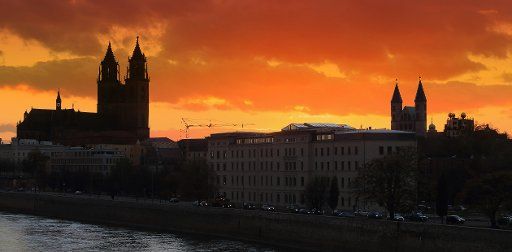 The cityscape of Magdeburg, Germany, during sunset, 29 October 2013. Photo: Jens Wolf\/
