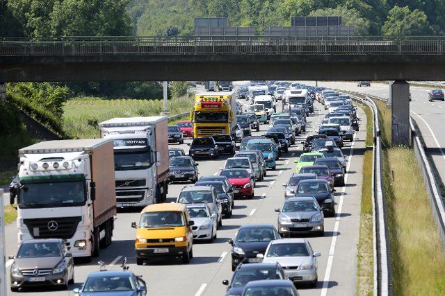 Traffic is heavy on Autobahn A9 near Allershausen, Germany, 07 June 2014. The ADAC has issued a warning for heavy congestion on the holiday weekend. Photo: MARC MUELLER\/