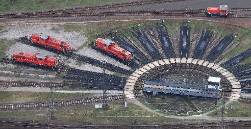Locomotives are ready for maintenance in Magdeburg, Germany, 06 November 2014. The union of German train drivers (GDL) has announced the longest strike in the history of the Deutsche Bahn. The strike will end on Monday, 10 November 2014. Photo: Jens ...
