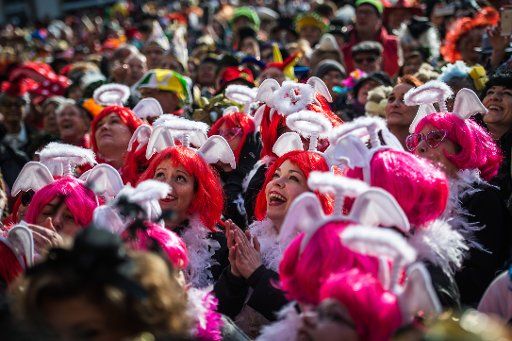 Carnival fools celebrate the Women\
