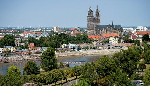 A view of Magdeburg cathedral (r), the river Elbe, and Hubbruecke bridge (l), in Magdeburg, Germany, 13 August 2015. PHOTO: LUKAS SCHULZE\/