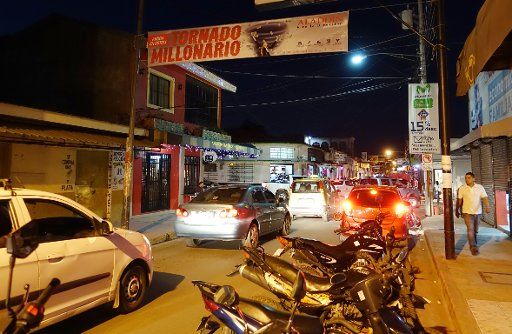 Busy traffic on the streets of Esteli,  Nicaragua, 26 November 2015. Photo: Jens Kalaene\/