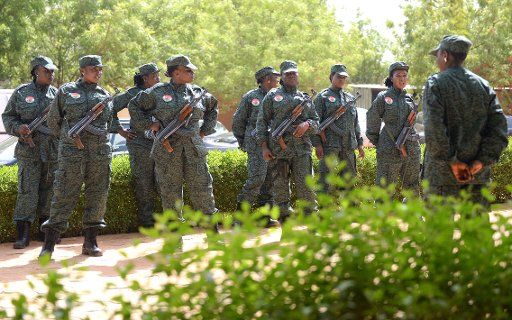 Female security forces stand in an Anti-Terror Center in Niamey, Niger, 02 May 2016. Photo:  Britta Pedersen\/