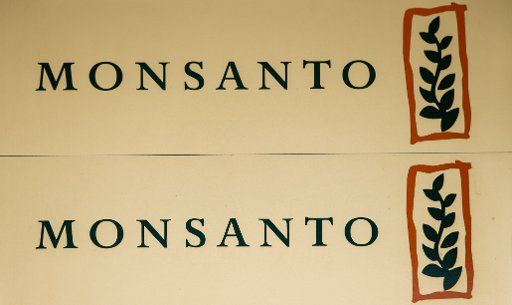 The corporate logo of Monsanto seen at the entrance to its office building in Duesseldorf, Germany, 25 May 2016. Bayer reaffirmed its intention to take over US rival Monsanto despite having its first bid rejected. Photo: MAJA HITIJ\/
