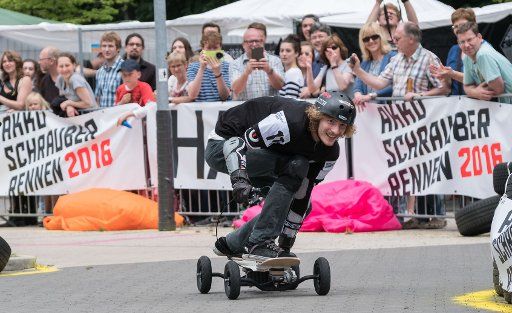 Student Malte Wanitschke of the Bauhaus University Weimar and the team "L-1" in action during the 9th Cordless Screwdriver Race in Hildesheim, Germany, 25 June 2016. PHOTO: PETER STEFFEN\/