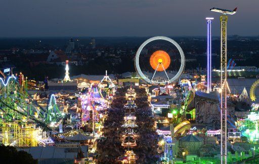View of the Oktoberfest grounds in Munich, Germany, 24 September 2016. PHOTO: ANDREAS GEBERT\/