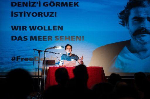 Actress and dubbing actress Pegah Ferydoni reads texts by journalist Deniz Yuecel, who is currently imprisoned in Turkey, together with authors, journalists and artists at Festsaal Kreuzberg in Berlin, Germany, 15 March 2017. Photo: Gregor Fischer\/...