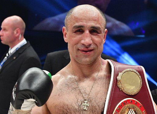 dpatop - Arthur Abraham wins the the World Championships qualification super middle weight boxing fight between Abraham (Germany) and Krasniqi (Germany) at the fair in Erfurt, Germany, 22 April 2017. Photo: Martin Schutt\/dpa-Zentralbild\/